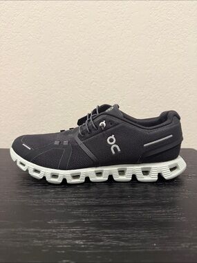 On Running Cloud 5 Magnet Surf - Women’s Athletic Shoe Sole Size 10